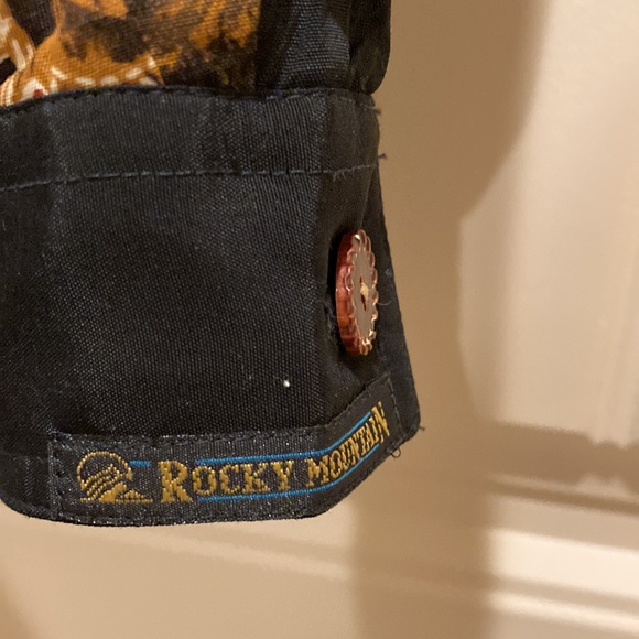 Rocky Mountain Women’s Button Up Blouse Western Cowgirl Indian Statue Design - Picture 5 of 7